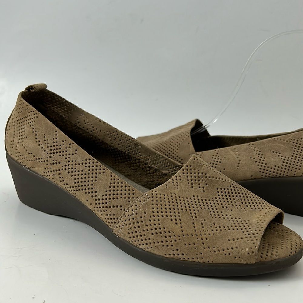 The Flexx Women's Wedge Sandal skirt heel size 8.5 peep toe